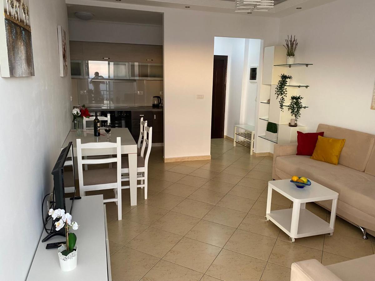 Apartment With Huge Sea View Balcony Sarandë Esterno foto